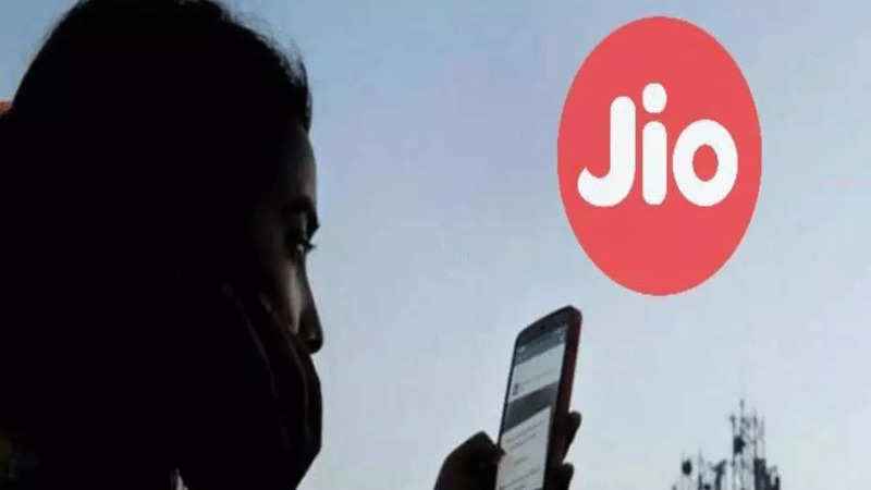 Jio warns customers of KYC scams, asking them not to download third-party applications/therealityhunt.live
