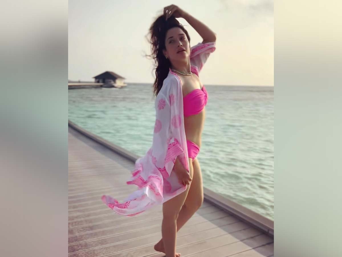 Tamannaah Bhatia looks breathtaking in a bold pink bikini, See Pics 
