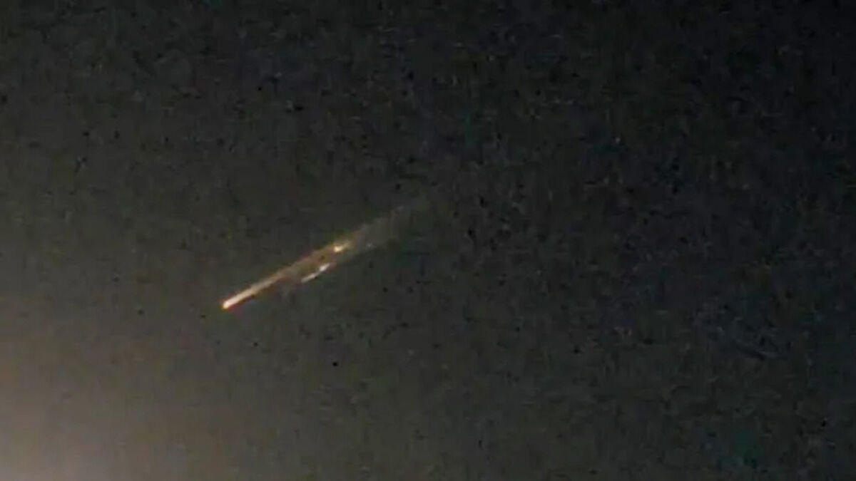 Burning meteorite falls between Khandwa & Indore!
